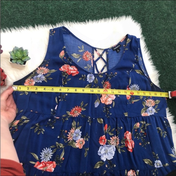 Torrid Blue Floral Challis Lattice Tunic 2X - Picture 12 of 16